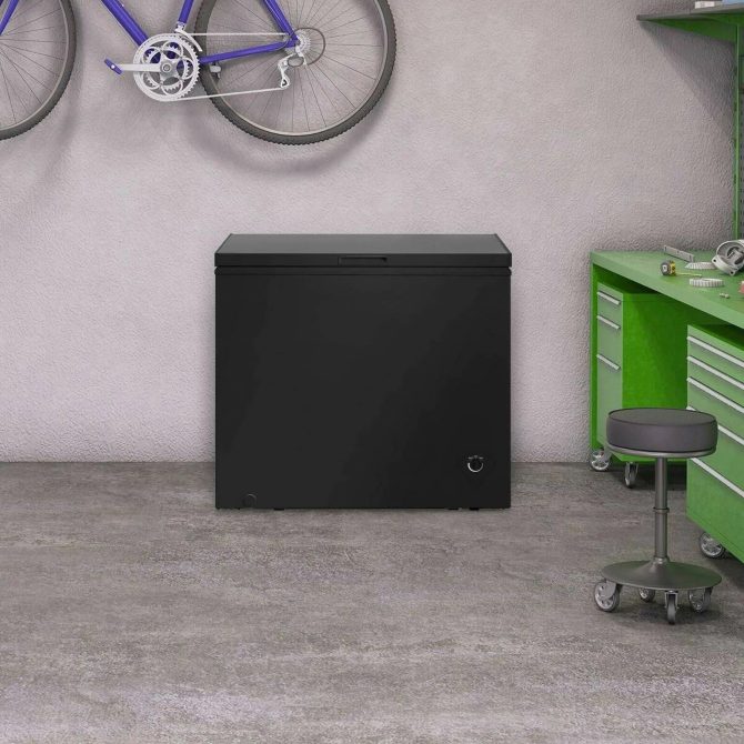Arctic King 7.0 Cu ft Chest Freezer in Black - Image 2