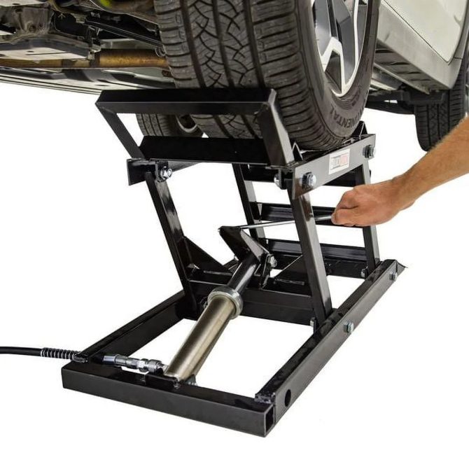 Black Widow Hydraulic Car Lift with Ramp – 3,000 lb. per pair Capacity - Image 5